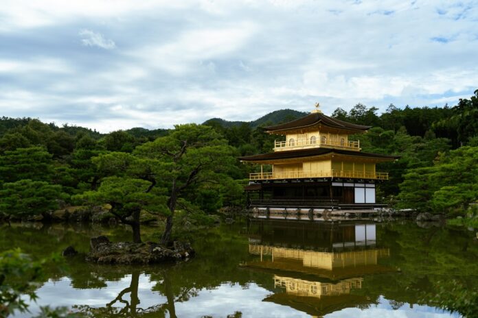 kinkakuji golden pavilion kyoto