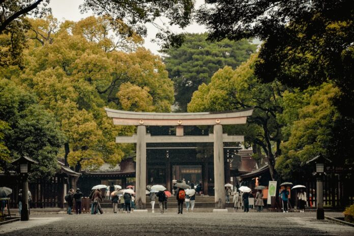 japan 神社の朝散歩で一日を気持ちよく始める