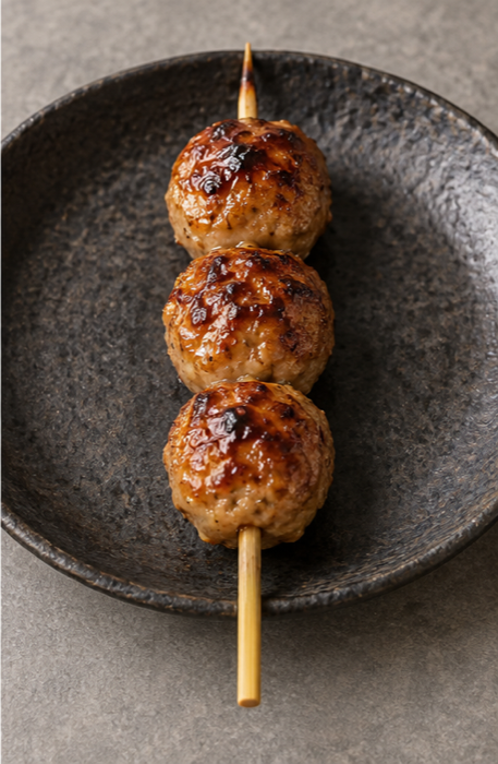 三颗酱烤鸡肉丸串(つくね/tsukune)示意图